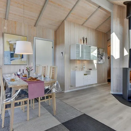 Durita - 600m To The Fjord By Interhome Havrvig