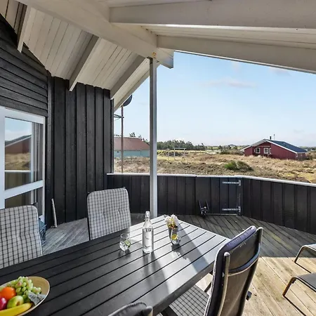 Durita - 600m To The Fjord By Interhome